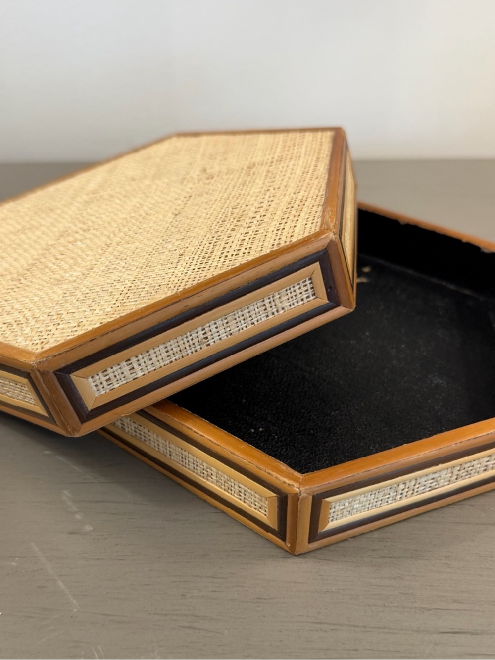 Vintage Rattan Trinket Box Woven Bamboo Hexagonal Handmade Asian Jewelry Case - Picture 4 of 10